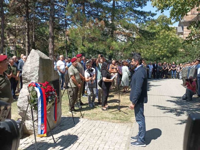 Polaganje vijenaca na tašmajdanu (Foto RTRS)