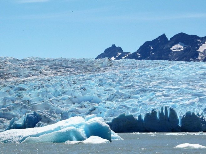 Антарктик (Фото: EPA-EFE/JAVIER MARTIN/илустрација) - 
