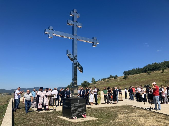 На Петровачкој цести обиљежавање 29 година од бомбардовања српске избјегличке колоне (ФОТО)