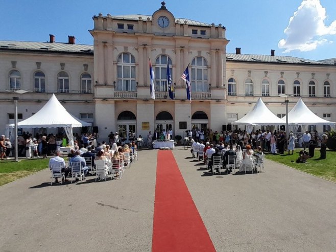 Прво колективно вјенчање у Бијељини - промоција брака и породице (ФОТО)