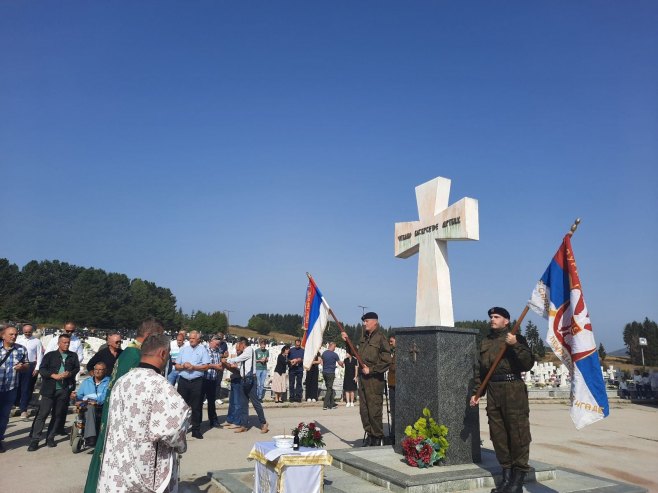 Служена литургија и положени вијенци за погинуле борце Треће сарајевске пјешадијске бригаде (ФОТО)