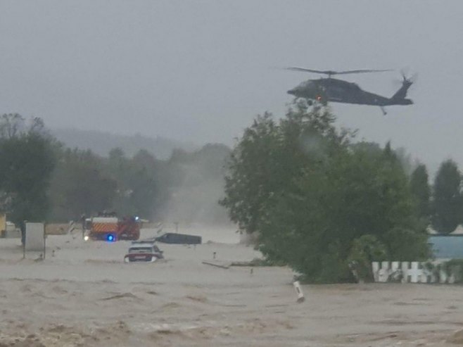 Poplave u Austriji (Foto: EPA/AUSTRIAN MINISTRY OF DEFENCE HANDOUT) 