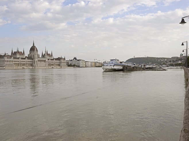 Poplave u Budimpešti (Foto: EPA-EFE/PETER LAKATOS HUNGARY OUT) 