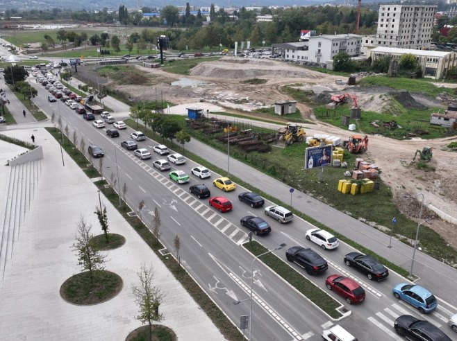 Много започето, мало урађено; Избори прошли, а саобраћајне гужве у Бањалуци не јењавају (ВИДЕО)