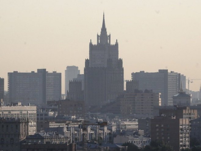 Москва (Фото: EPA/MAXIM SHIPENKOV) - 