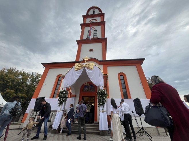 Почело освештање Храма Светог великомученика Георгија на Паприковцу (ФОТО)