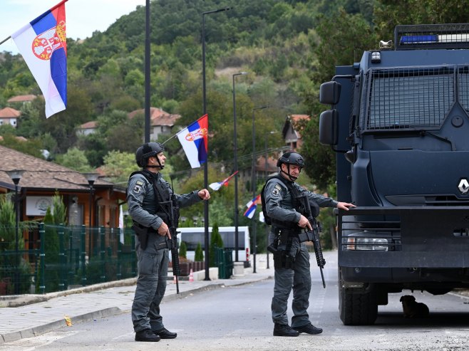 Тзв. косовска полиција (Фото: EPA-EFE/GEORGI LICOVSKI/илустрација) - 