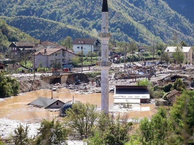 У Јабланици се 40 особа води као нестало (ФОТО/ВИДЕО)