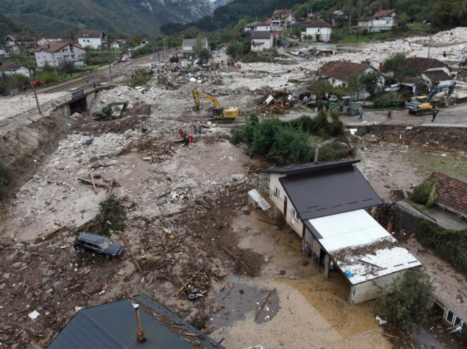 Poplave u FBiH (foto: EPA-EFE/NIDAL SALJIC) 