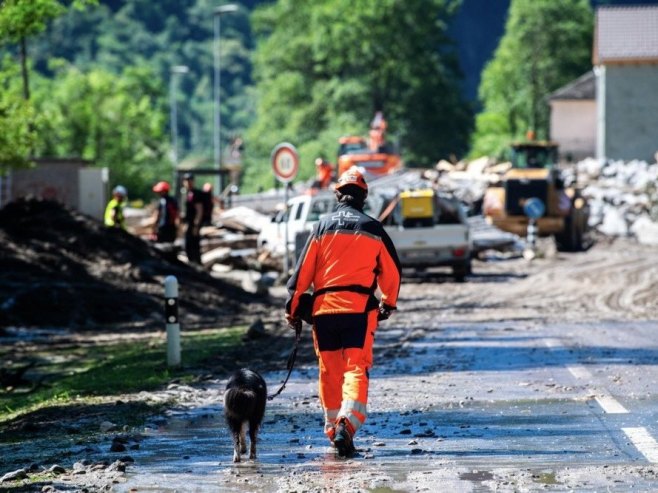 Потрага за несталима (Фото: EPA-EFE/SAMUEL GOLAY/TI-PRESS/илустрација) - 