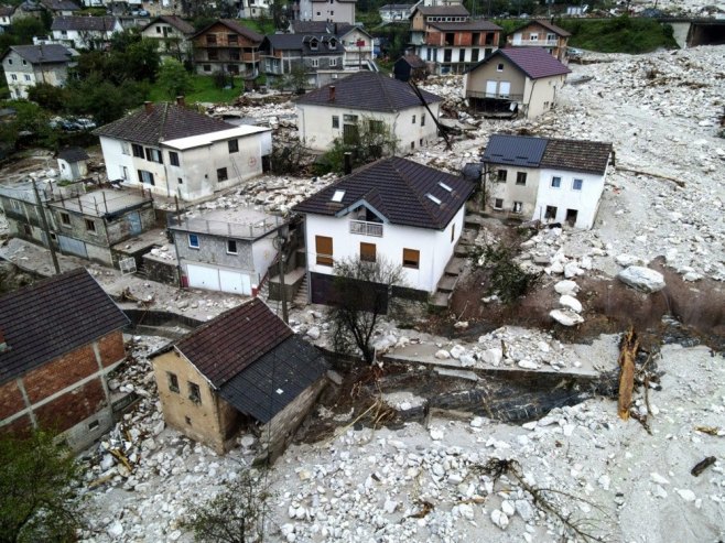 Доња Јабланица (фото: EPA-EFE/NIDAL SALJIC) - 