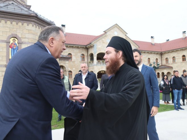 Milorad Dodik u manastiru Miloševac (Foto: predsjednikrs.rs/Borislav Zdrinja )