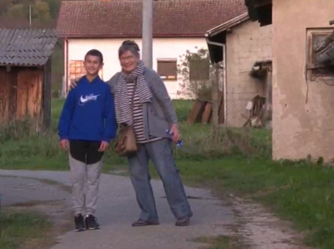 Тринаестогодишњи дјечак из Бањалуке спасио старицу из пожара (ВИДЕО)