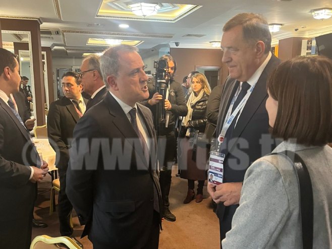 Milorad Dodik i DŽejhu Bajramov (Foto: RTRS)