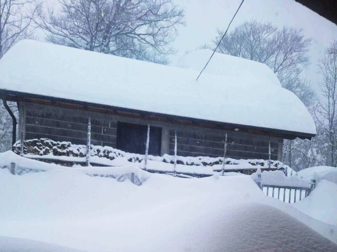 Snijeg u Kneževu (Foto: RTRS)