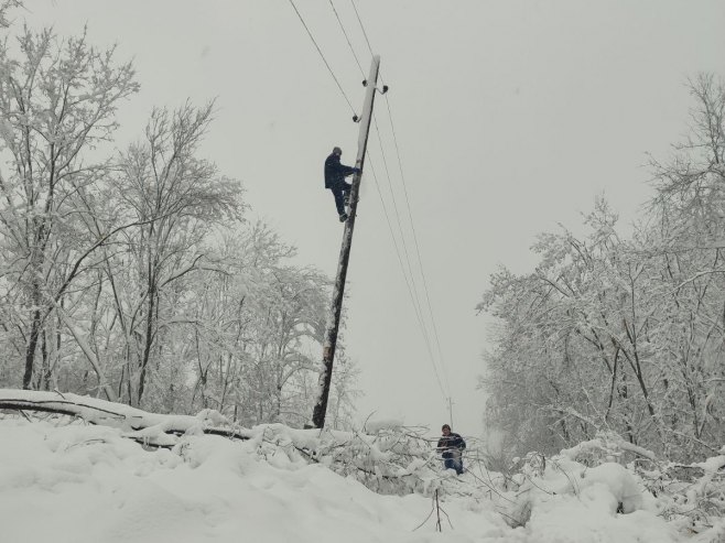 Кварови на крајњим дијеловима појединих далековода на подручју општина Лопаре и Угљевик (ВИДЕО)