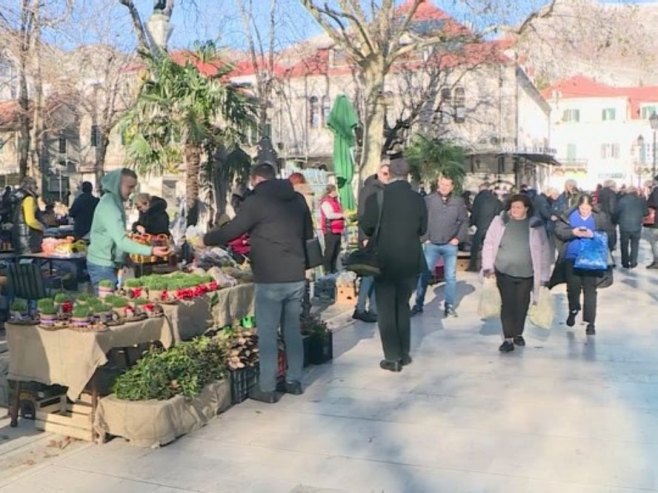 Требиње постало омиљена шопинг дестинација Црногорцима (ВИДЕО)