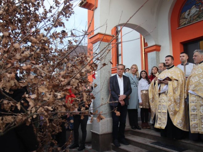 Богослужење и освештање бадњака на Паприковцу, присуствује Цвијановић (ВИДЕО)