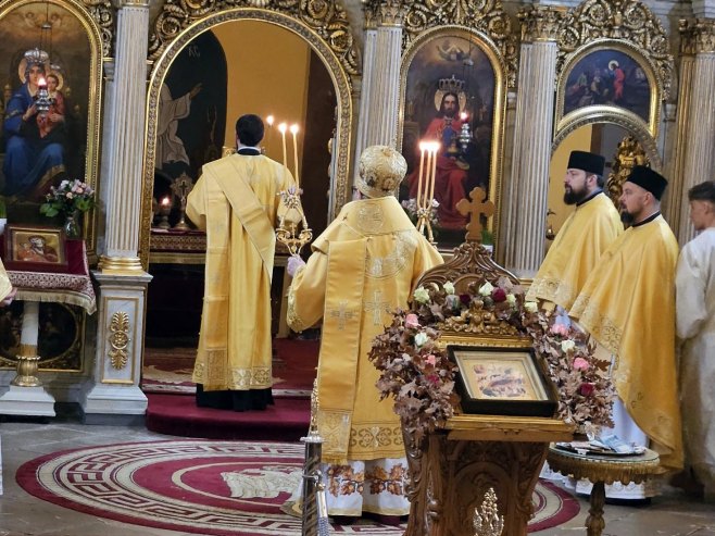 Владика Лукијан служио Свету архијерејску литургију у Храму Светог Георгија