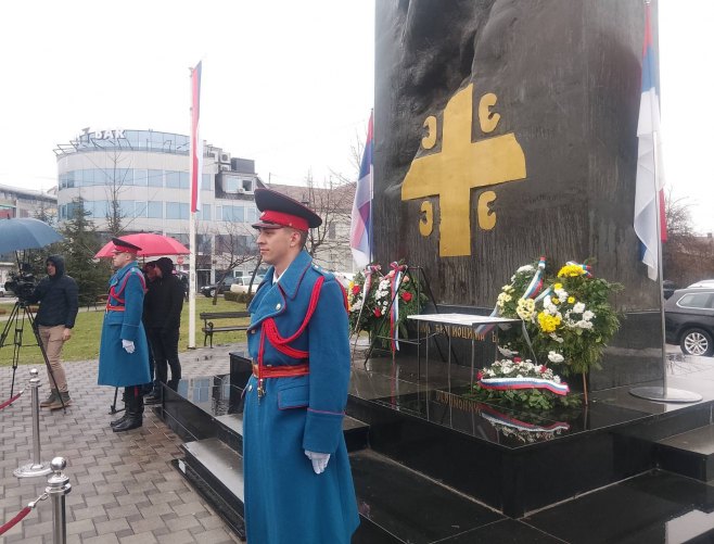 Polaganje vijenaca - Brčko (foto: RTRS)