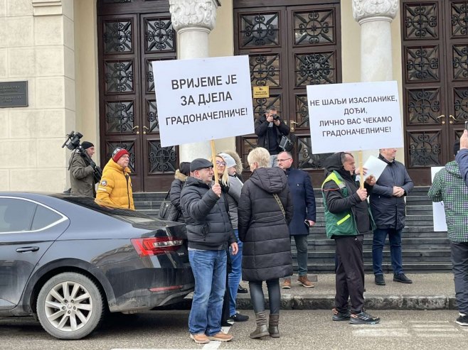 Радници ДЕПOT-a протествовали испред бањалучке Градске управе