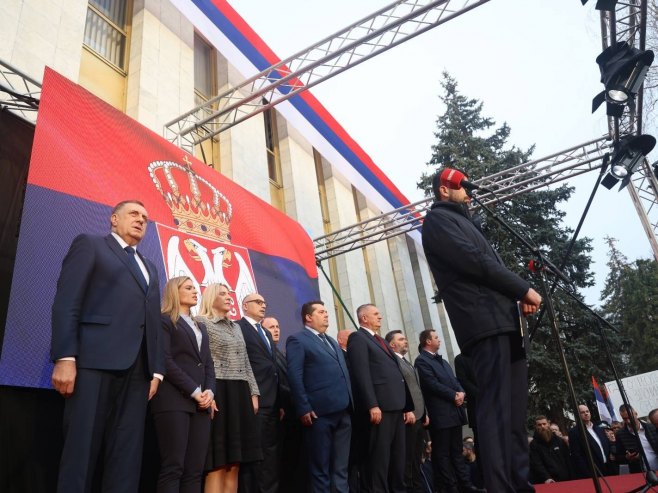 Цвијановић: Достојни смо слободе - увијек уз свог предсједника заједно са народом