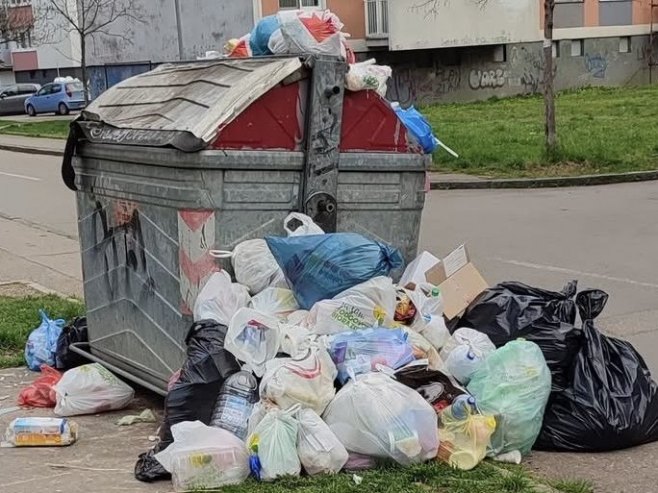 Након што је данима град затрпан смећем, напокон проглашена ванредна ситуација у Бањалуци