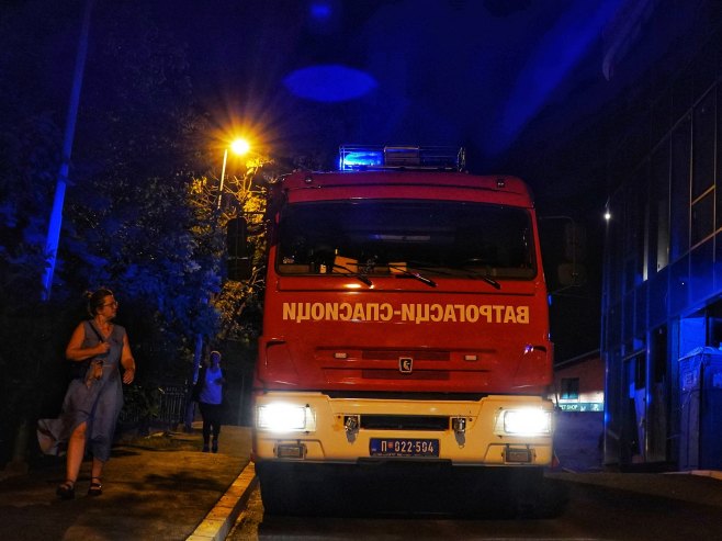 Двије особе повријеђене у пожару у Београду Двије особе повријеђене у пожару у Београду