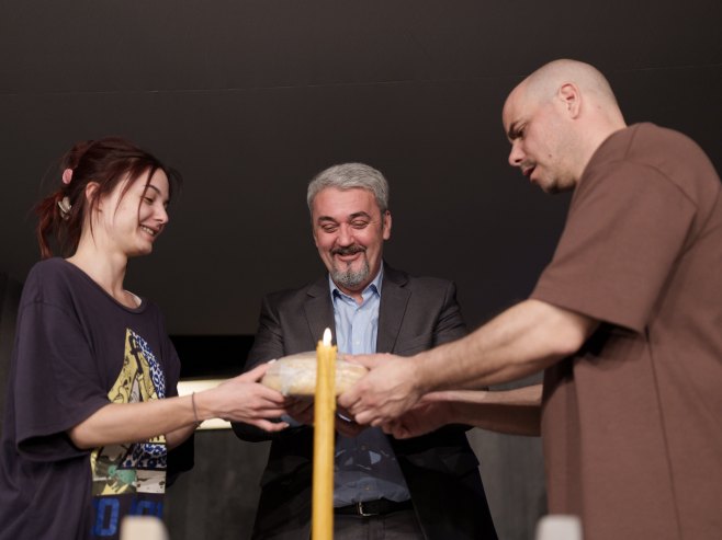 Представа "Кућа" у бечком позоришту "Акцент" Представа "Кућа" у бечком позоришту "Акцент"