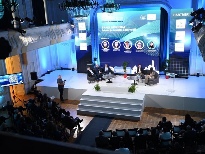 Митровић: Додатне мјере подршке за дигиталну трансформацију и иновације Митровић: Додатне мјере подршке за дигиталну трансформацију и иновације