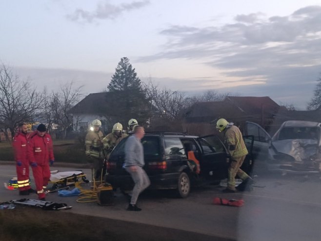 У удесу код Приједора повријеђено пет лица У удесу код Приједора повријеђено пет лица