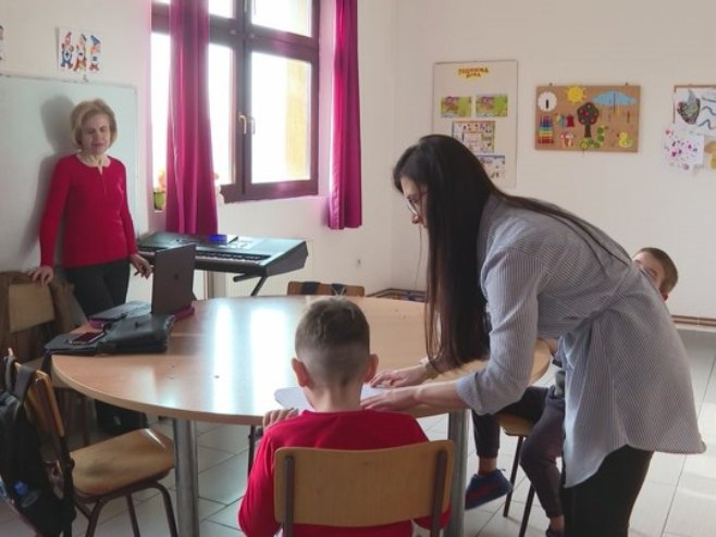 "С љубављу храбрим срцима" - Родитељи из Дервенте чекају оснивање центра (ВИДЕО) "С љубављу храбрим срцима" - Родитељи из Дервенте чекају оснивање центра (ВИДЕО)