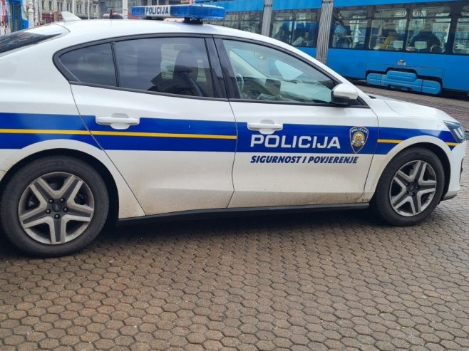 Превртање чамца на Уни код Хрватске Костајнице: Једна особа погинула, трага се за несталима Превртање чамца на Уни код Хрватске Костајнице: Једна особа погинула, трага се за несталима