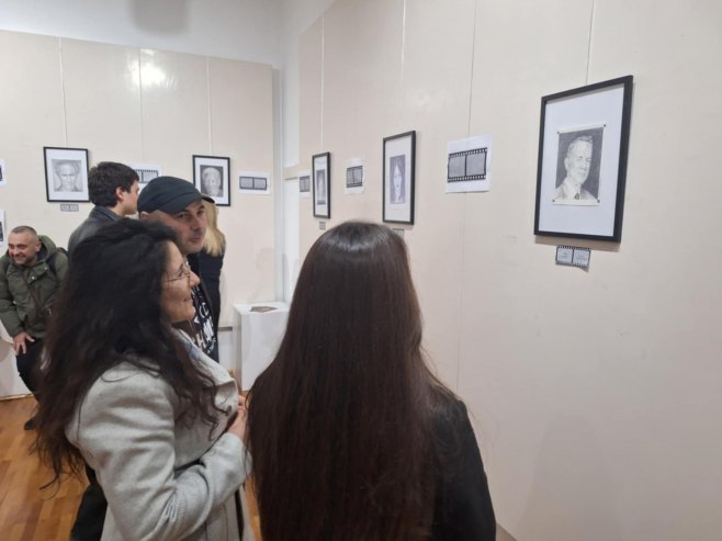 У Музеју "Стара Херцеговина" изложба портрета "Велика имена малих екрана" У Музеју "Стара Херцеговина" изложба портрета "Велика имена малих екрана"