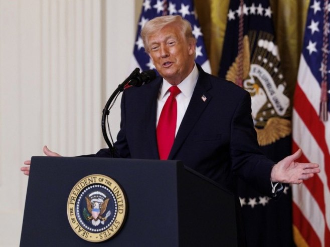 Трамп: Иранци у САД под надзором због страха од тероризма и могућности активирања "успаваних ћелија" Трамп: Иранци у САД под надзором због страха од тероризма и могућности активирања "успаваних ћелија"