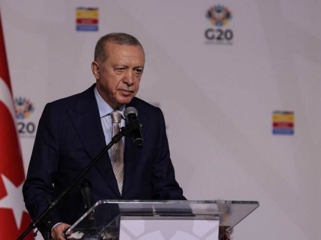 Ердоган: Турска неће бити увучена у рат са Ираном након ракетног инцидента Ердоган: Турска неће бити увучена у рат са Ираном након ракетног инцидента