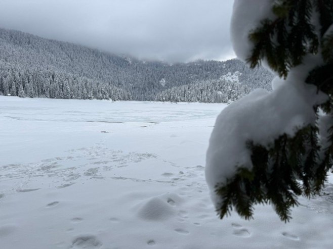 Више од 20 центиметара снијега на Жабљаку Више од 20 центиметара снијега на Жабљаку