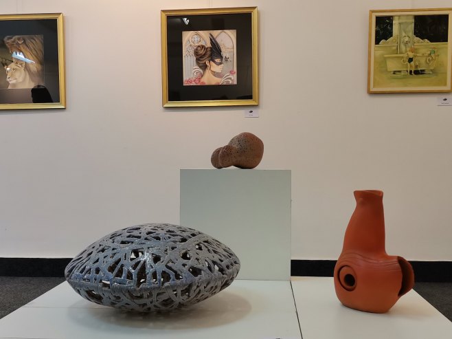 На ликовном салону представљено 37 радова На ликовном салону представљено 37 радова